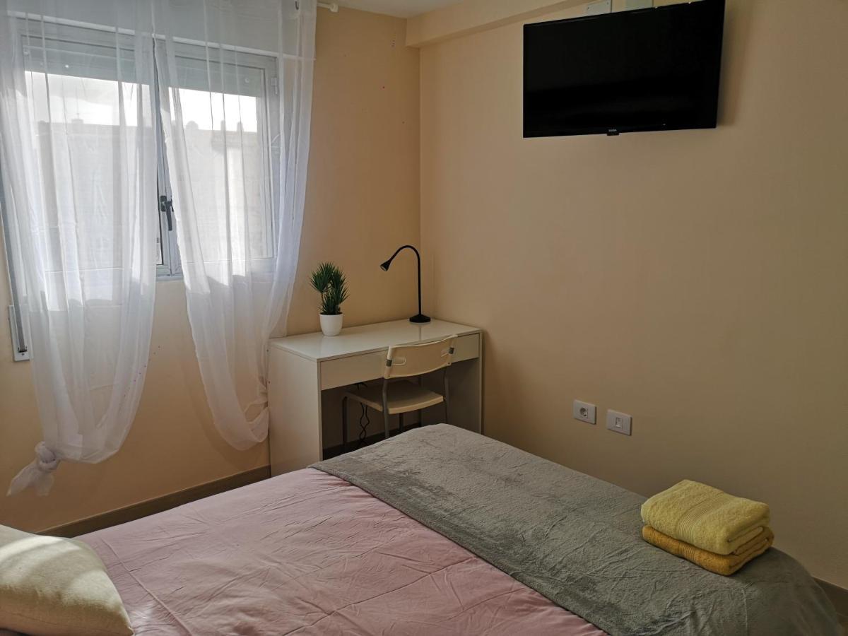 Hostal Mari En La Laguna, Alquiler Habitacion Privada En Hostal, 6 Habitaciones Cerca De La Universidad Y Aeropuerto Norte, 3 Banos Compartidos La Laguna  Luaran gambar