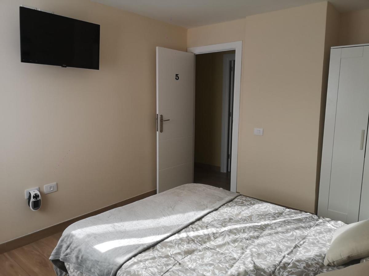 Hostal Mari En La Laguna, Alquiler Habitacion Privada En Hostal, 6 Habitaciones Cerca De La Universidad Y Aeropuerto Norte, 3 Banos Compartidos La Laguna  Luaran gambar