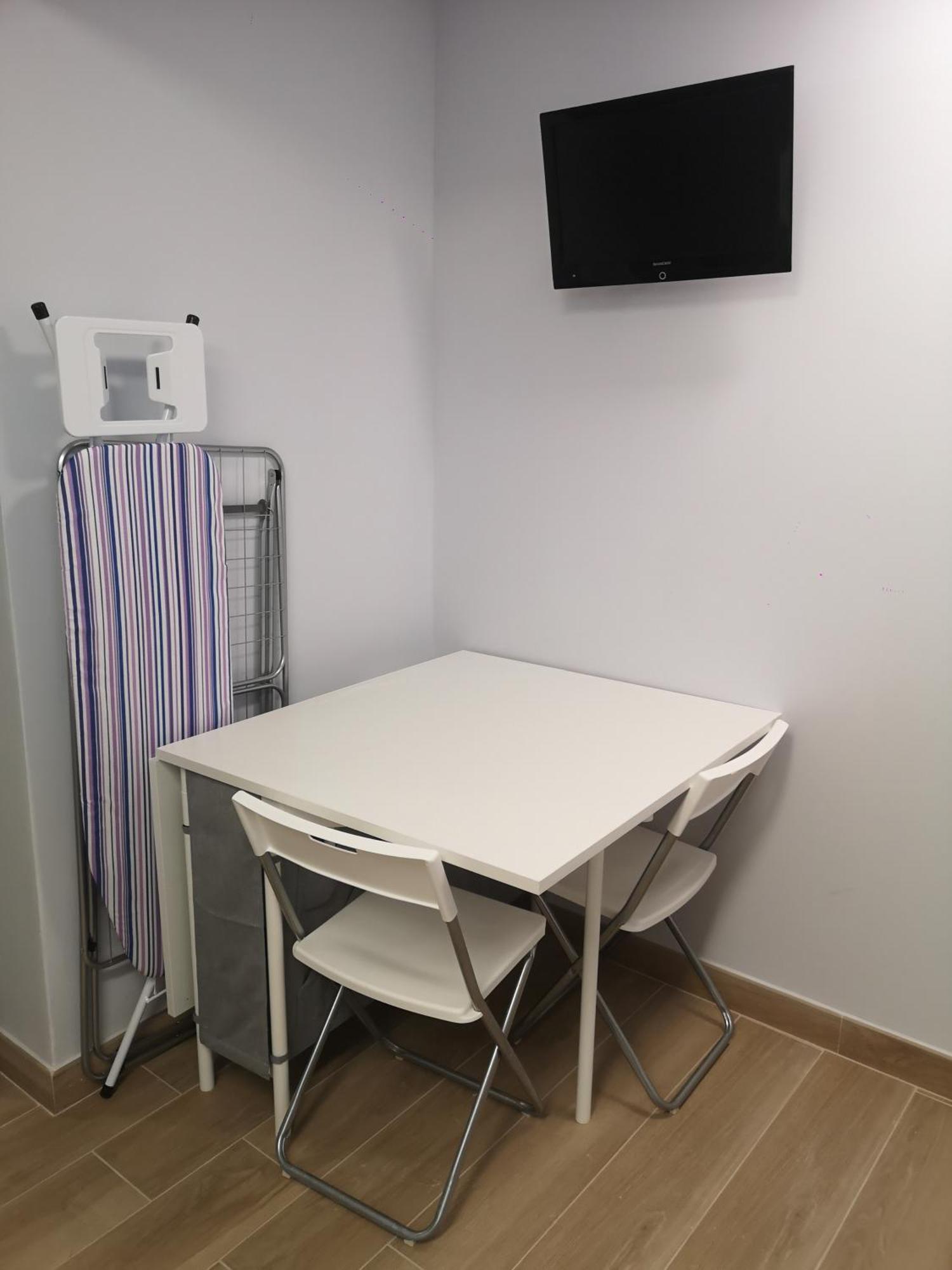 Hostal Mari En La Laguna, Alquiler Habitacion Privada En Hostal, 6 Habitaciones Cerca De La Universidad Y Aeropuerto Norte, 3 Banos Compartidos La Laguna  Luaran gambar