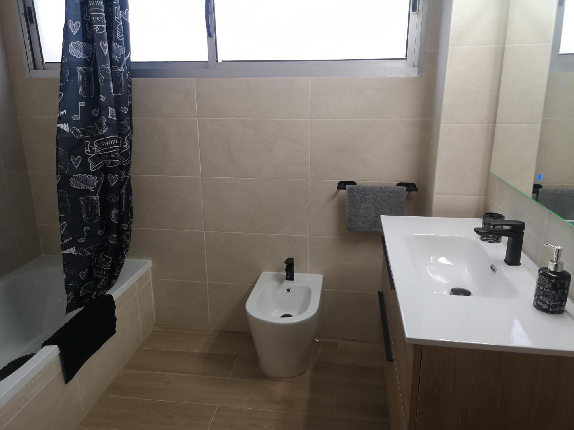 Hostal Mari En La Laguna, Alquiler Habitacion Privada En Hostal, 6 Habitaciones Cerca De La Universidad Y Aeropuerto Norte, 3 Banos Compartidos La Laguna  Luaran gambar